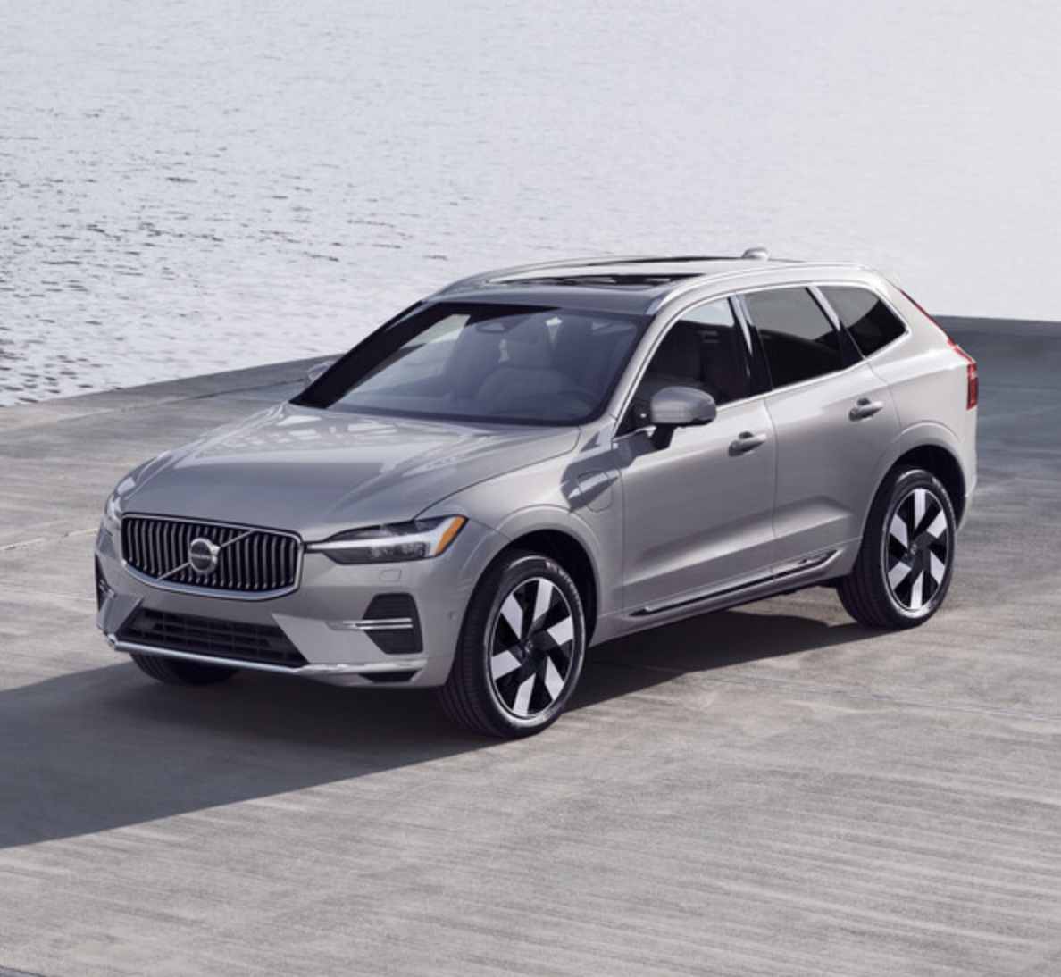 volvo-silver-suv